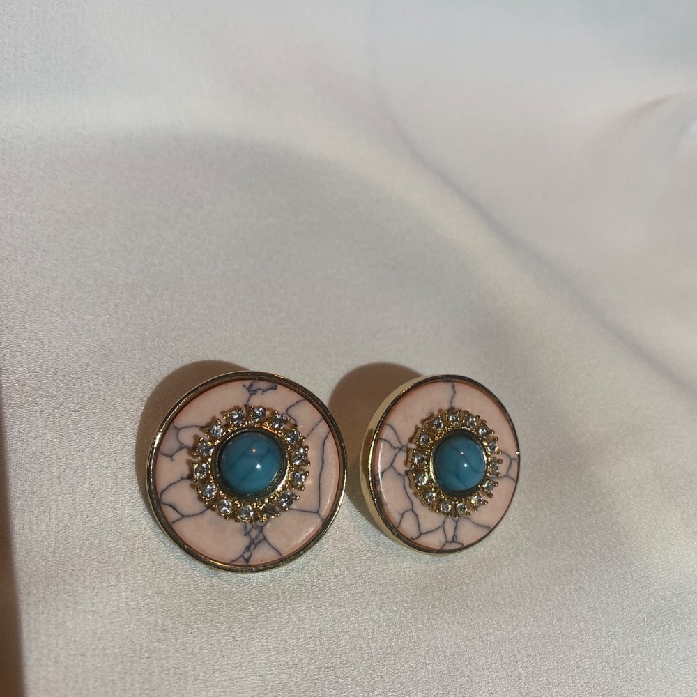 Earrings - Picture 4 of 8